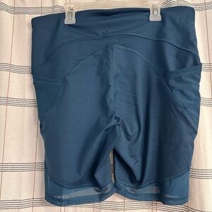 Women’s Teal All In Motion Bike Shorts with Mesh Bottoms and Pockets, XL